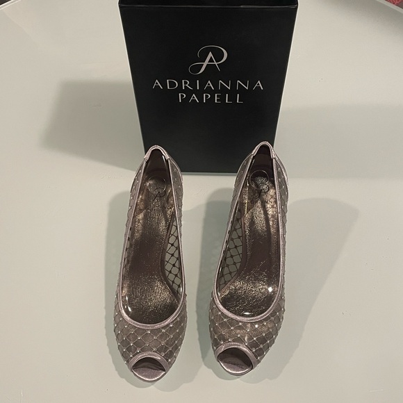 New Adrianna Papell Jamie Silver Saba Mesh Pump Size 10 - Picture 2 of 8